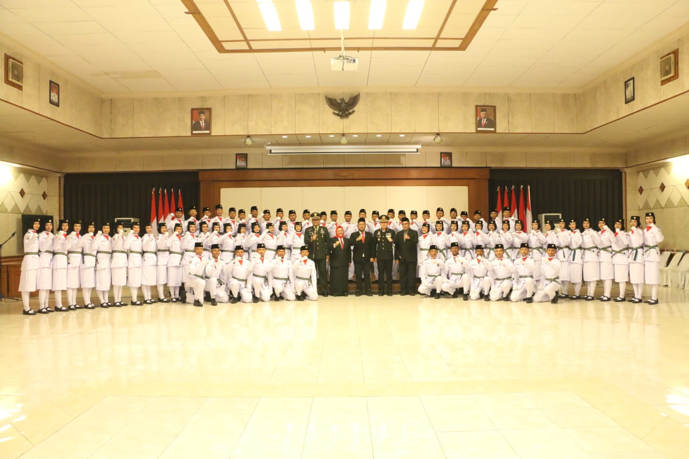 Bupati Gresik Gus Yani Kukuhkan 75 Anggota Paskibraka Tahun 2023